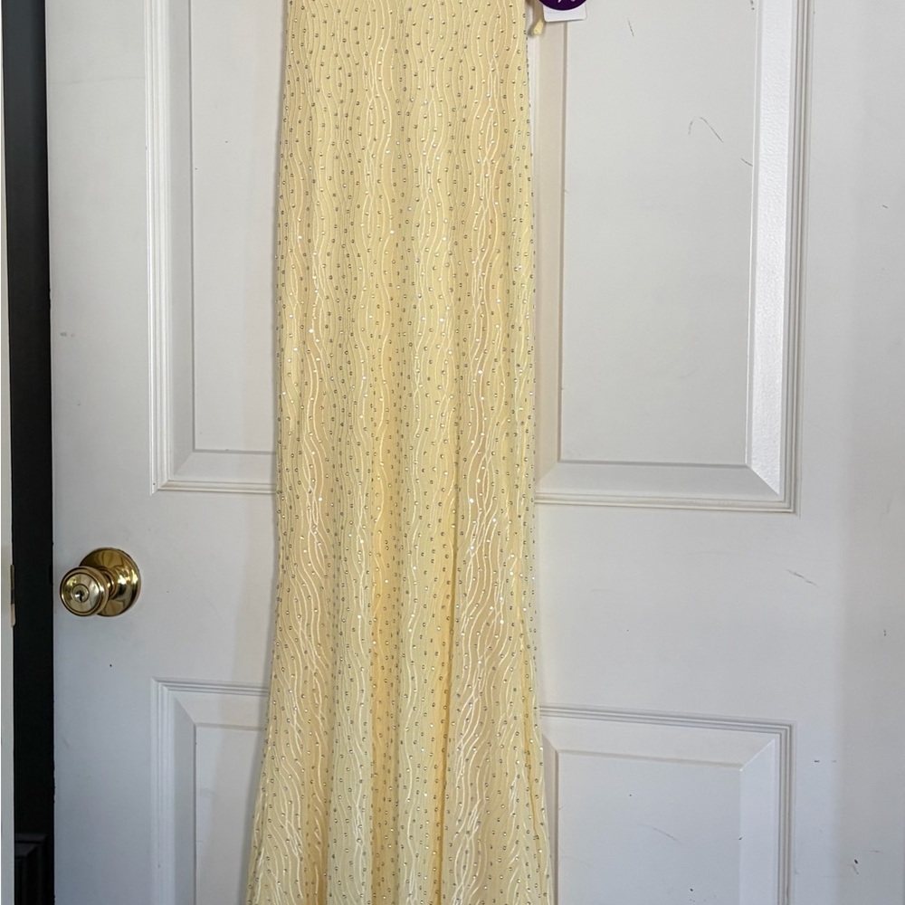 Windsor Pale Yellow Beaded Strap Prom Dresd - Picture 5 of 5